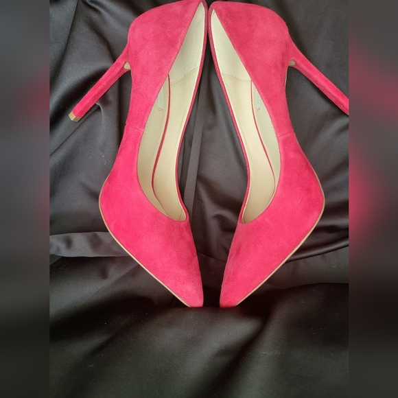 NWOT H&M Red Suede High Heels - Picture 15 of 16